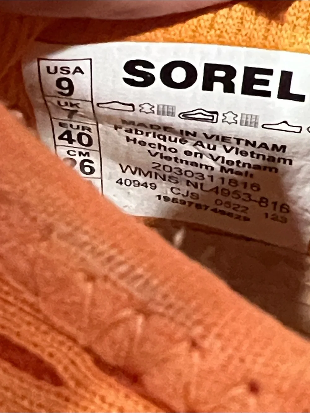 🔥🔥 SOREL Kinetic Impact II Lace Sneaker Orange Designer Shoes Women Sz 9 - EUC